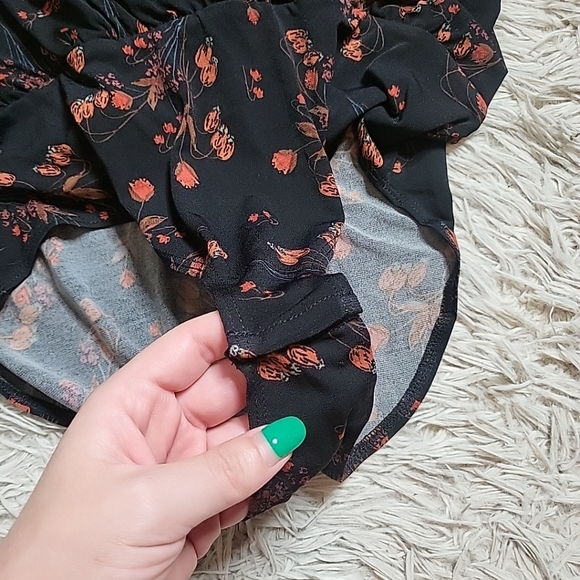 *SOLD* BCBGeneration Bodysuit Faux Wrap Open Back with Tie Floral Fall S - Picture 6 of 11